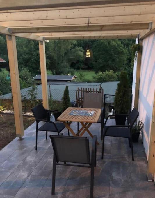 Gemuetliches Einfamilienhaus In Gera Mit 3 Schlafzimmern Mit Garten Und Parkplatz ภายนอก รูปภาพ